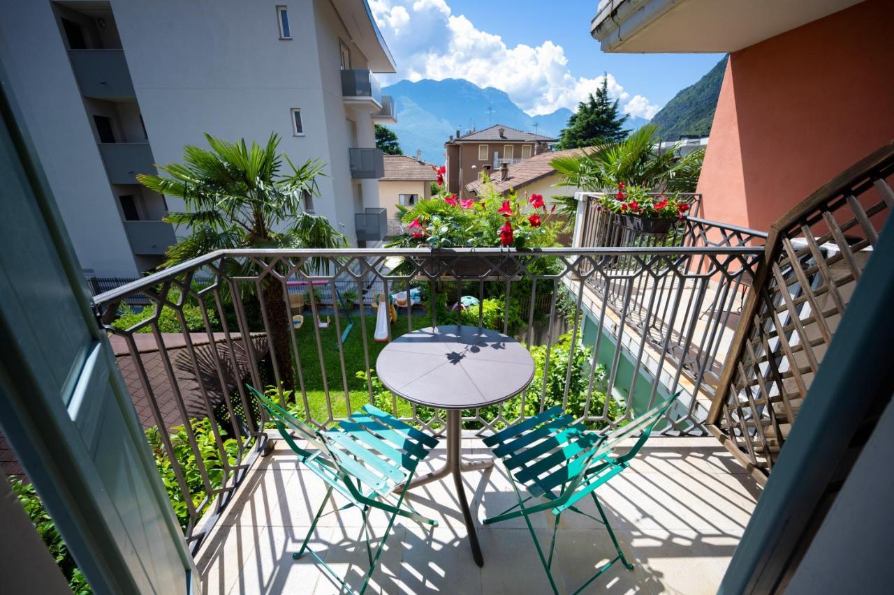 Villa Bellaria ริวาเดลการ์ดา ภายนอก รูปภาพ