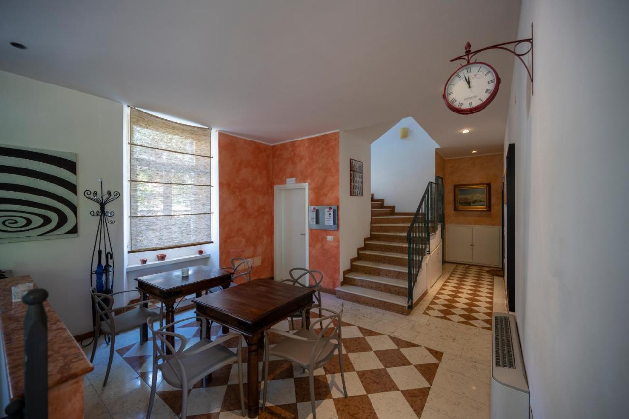 Villa Bellaria ริวาเดลการ์ดา ภายนอก รูปภาพ