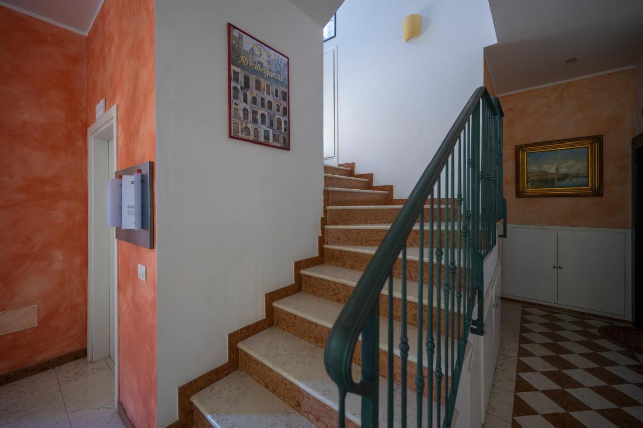 Villa Bellaria ริวาเดลการ์ดา ภายนอก รูปภาพ